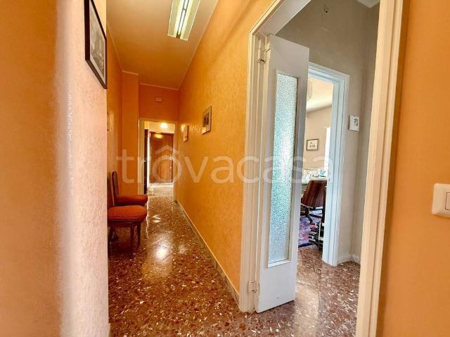 Appartamento in affitto a Catania via Asiago, 54, non arredato/vuoto, riscaldamento autonomo, vista mare TrovaCasa
