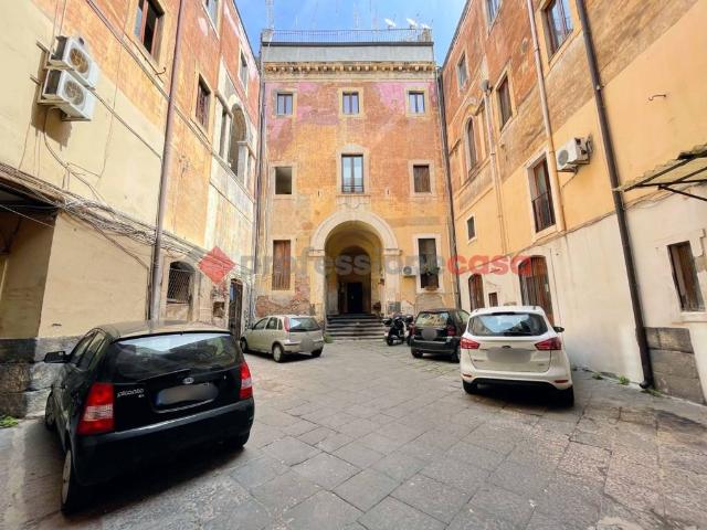 Appartamento in affitto a Catania via Del Vecchio Bastione, 5, arredato, posto auto, terrazzo TrovaCasa