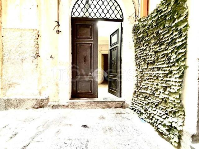 Appartamento in affitto a Catania via Giuseppe Garibaldi, 117, non arredato/vuoto, cucina abitabile, doppi servizi TrovaCasa