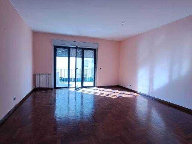 Appartamento in affitto a Catania zona Monserrato rif. LOCASI AMPIO 4,5 VIA IMBRIANI