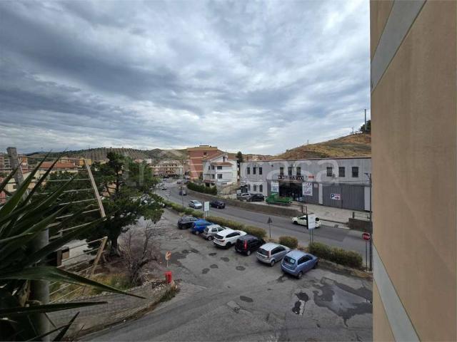 Appartamento in affitto a Catanzaro viale Magna Grecia, 18, Santa Maria