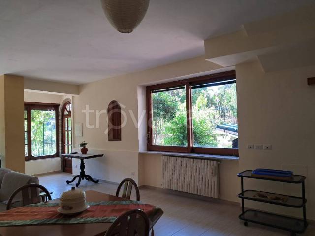 Appartamento in affitto a Cava de' Tirreni via Caifasso, arredato, giardino privato, panoramica TrovaCasa