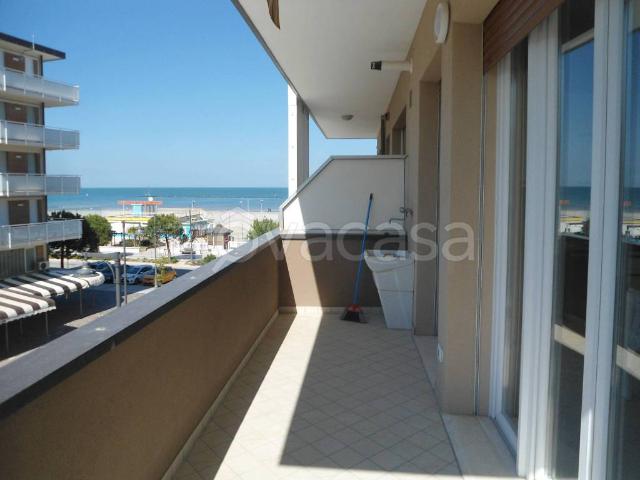 Appartamento in affitto a Cesenatico viale Lungomare Ponente, arredato, terrazzo, fronte mare TrovaCasa