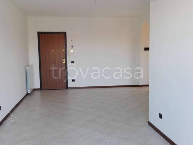 Appartamento in affitto a Cernusco sul Naviglio via Gaetano Donizetti 3, box, terrazzo, riscaldamento autonomo TrovaCasa