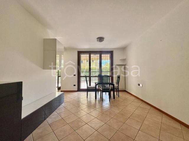 Appartamento in affitto a Cernusco sul Naviglio via Vespucci 15, arredato, giardino privato, box TrovaCasa