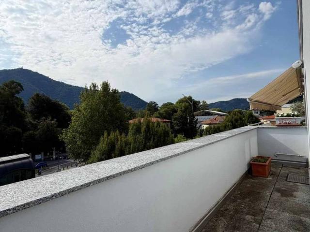 Appartamento in affitto a Cernobbio via Cinque Giornate, arredato, box, terrazzo TrovaCasa