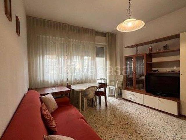 Appartamento in affitto a Cervia viale Damiano Chiesa, non arredato/vuoto, posto auto, box TrovaCasa