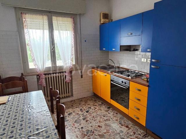 Appartamento in affitto a Cervia, non arredato/vuoto, zona residenziale, lavatrice TrovaCasa