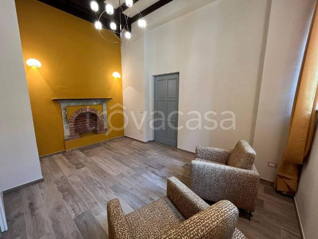 Appartamento in affitto a Cherasco via Roma, 14, arredato, giardino privato, caminetto TrovaCasa