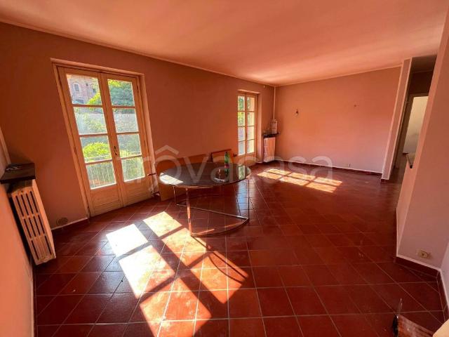 Appartamento in affitto a Cherasco via San Pietro, non arredato/vuoto, terrazzo, centrale TrovaCasa