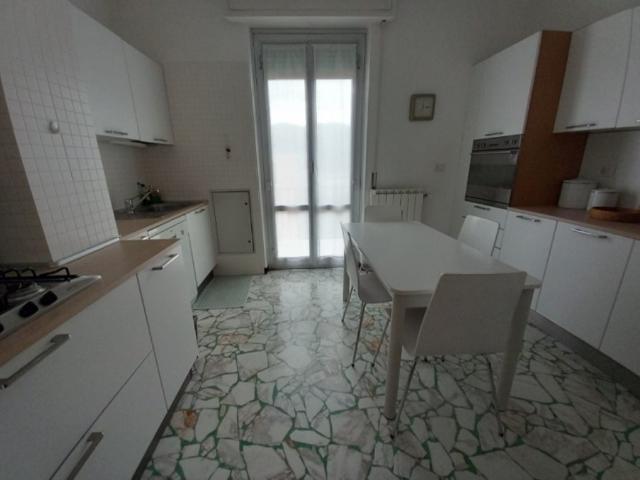 Appartamento in affitto a Chiavari piazza Cavour, arredato, box, terrazzo TrovaCasa