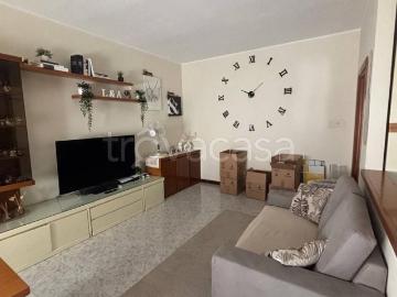 Appartamento in affitto a Cinisello Balsamo via Oliviero Limonta, arredato, riscaldamento centralizzato, balcone TrovaCasa