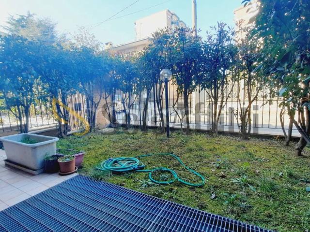 Appartamento in affitto a Cinisello Balsamo via Silvio Pellico, arredato, giardino privato, box TrovaCasa