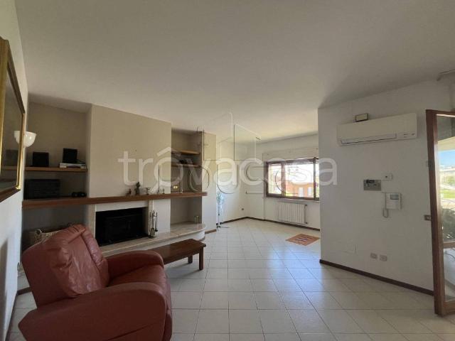 Appartamento in affitto a Città di Castello trestina, Città di Castello, Perugia, Umbria, 06018, Italia, terrazzo, caminetto, centrale TrovaCasa