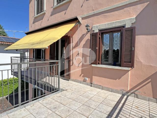 Appartamento in affitto a Cittiglio via Giosuè Carducci, 10, arredato, terrazzo, riscaldamento autonomo TrovaCasa