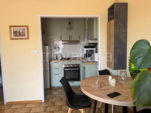 Appartamento in affitto a Cologno Monzese via 4 Novembre, 16, arredato, vicinanze negozi, balcone TrovaCasa