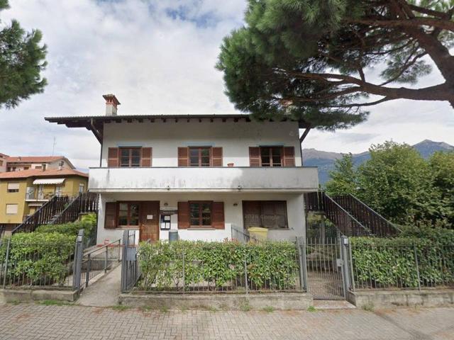 Appartamento in affitto a Colico