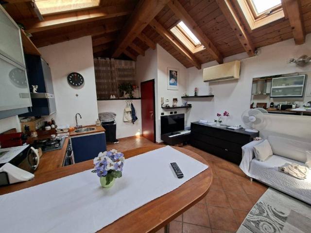 Appartamento in affitto a Como CO