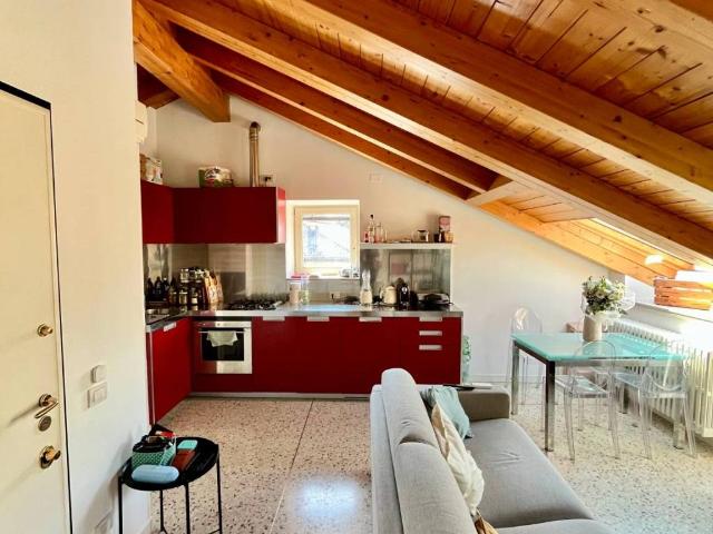 Appartamento in affitto a Como CO
