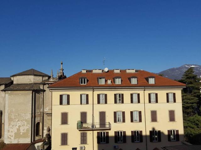 Appartamento in affitto a Como CO