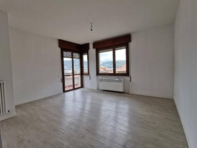 Appartamento in affitto a Como CO