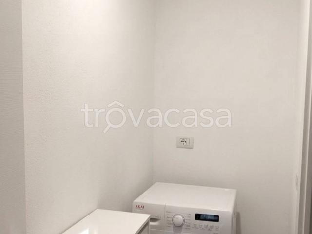 Appartamento in affitto a Como, arredato, giardino privato, posto auto TrovaCasa
