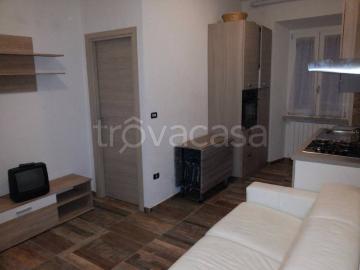 Appartamento in affitto a Como via Monticelli, 2, arredato, balcone, angolo cottura TrovaCasa