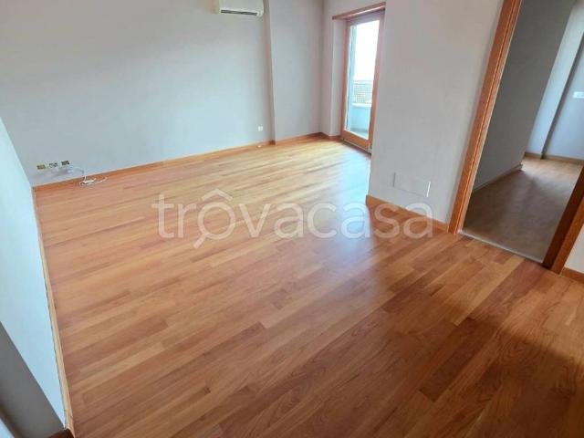 Appartamento in affitto a Cosenza via Panebianco, 343, non arredato/vuoto, terrazzo, vista panoramica TrovaCasa