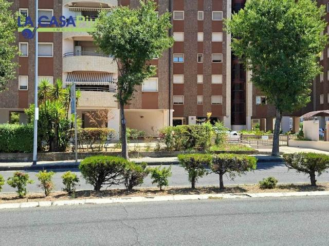 Appartamento in affitto a Cosenza viale Cosmai, 42, arredato, box, terrazzo TrovaCasa