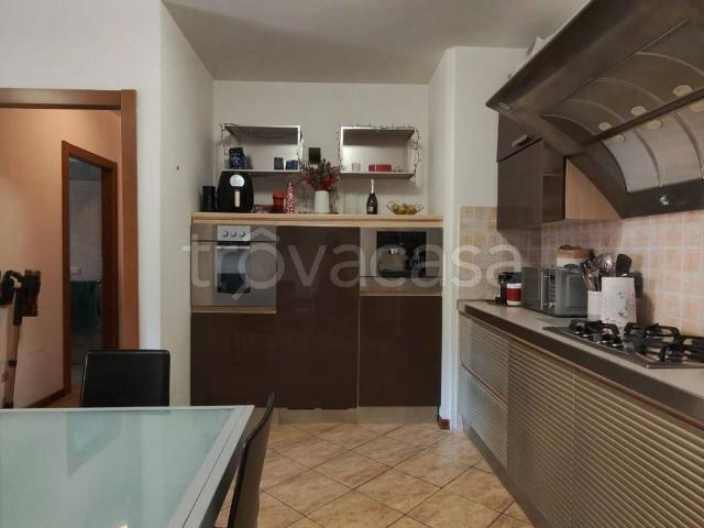Appartamento in affitto a Corciano via Luca Benincasa, 8, arredato, lavanderia, terrazzo abitabile/ampio TrovaCasa