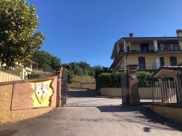 Appartamento in affitto a Corciano via Quintino Sella, posto auto, box, ultimo piano TrovaCasa