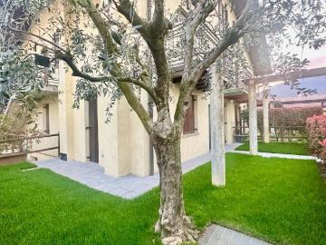 Appartamento in affitto a Corte Franca BS