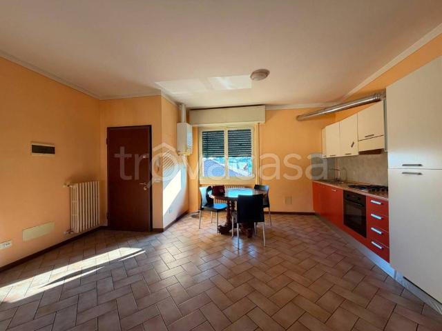 Appartamento in affitto a Corte Franca, non arredato/vuoto, posto auto, cantina TrovaCasa