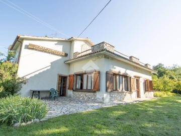 Appartamento in affitto a Cottanello RI