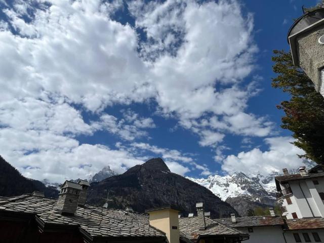 Appartamento in affitto a Courmayeur AO