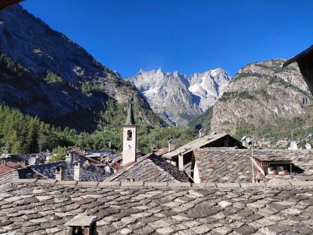 Appartamento in affitto a Courmayeur AO