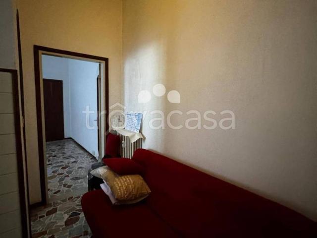 Appartamento in affitto a Crema, cucina abitabile, bagno finestrato, box doccia TrovaCasa
