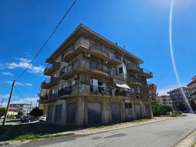 Appartamento in affitto a Davoli CZ