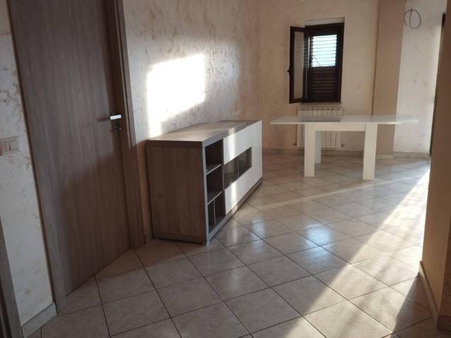 Appartamento in affitto a Davoli CZ