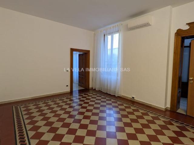 Appartamento in affitto a Desenzano del Garda, box, riscaldamento autonomo, parzialmente arredato TrovaCasa
