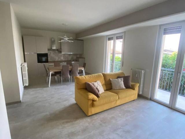 Appartamento in affitto a Desenzano del Garda BS