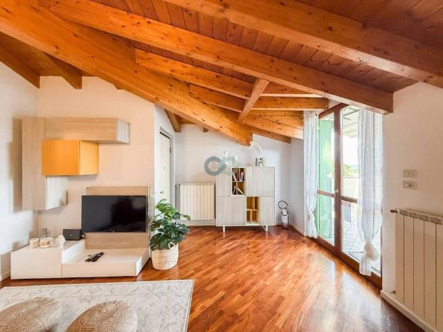 Appartamento in affitto a Desenzano del Garda BS