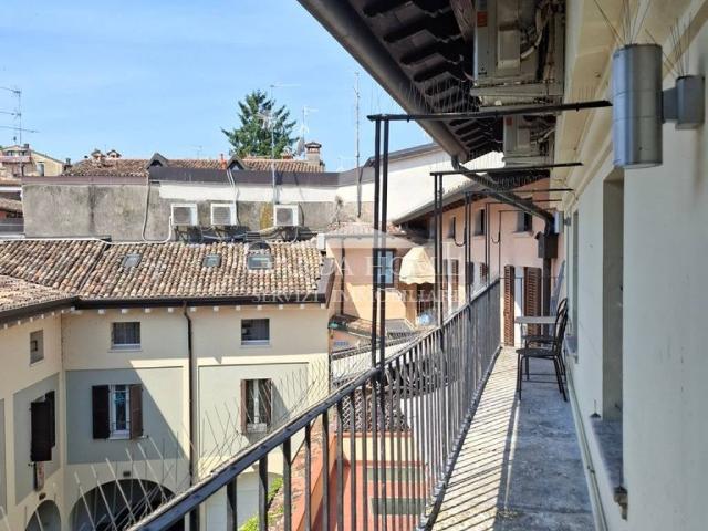Appartamento in affitto a Desenzano del Garda BS