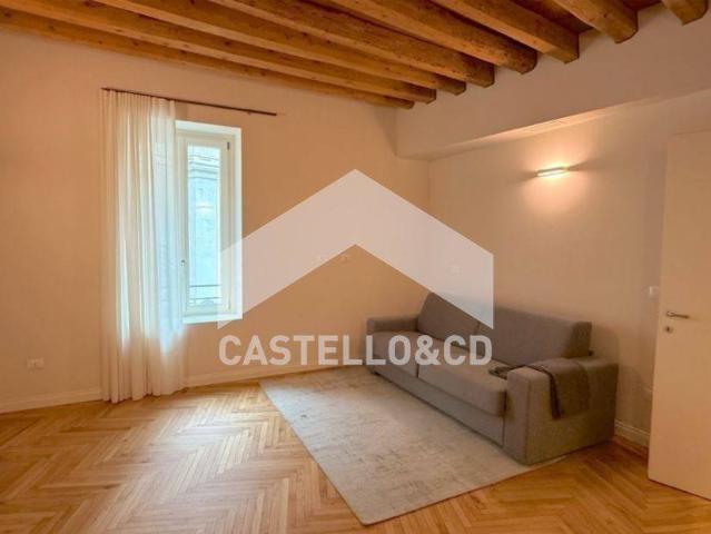 Appartamento in affitto a Desenzano del Garda BS