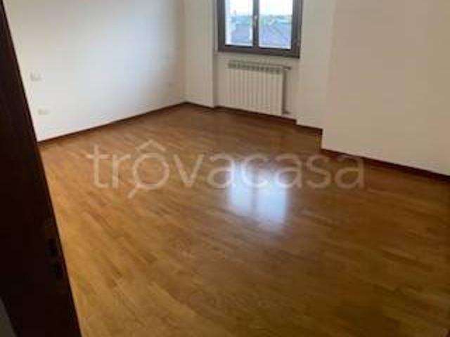 Appartamento in affitto a Desenzano del Garda via Venezia, box, terrazzo, riscaldamento autonomo TrovaCasa