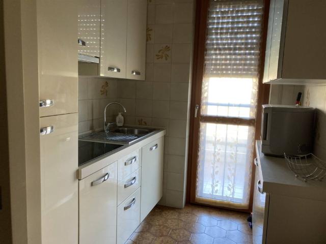 Appartamento in affitto a Desenzano del Garda via vighenzi 22, arredato, terrazzo, vista lago TrovaCasa