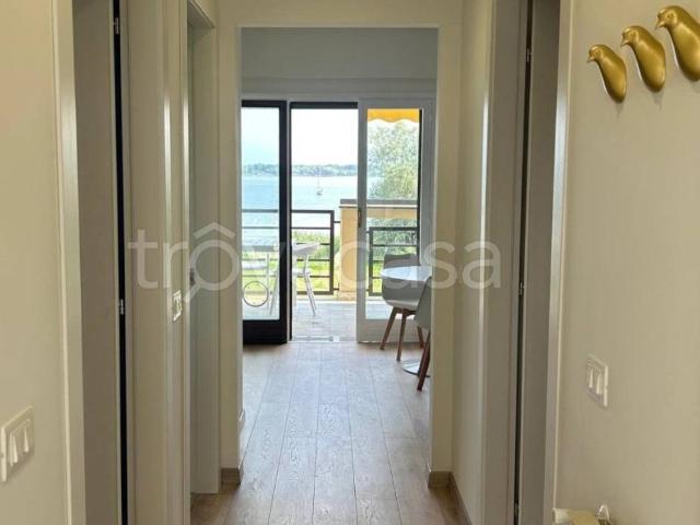 Appartamento in affitto a Dormelletto, arredato, riscaldamento autonomo, fronte lago TrovaCasa