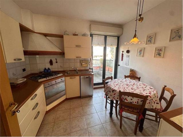 Appartamento in affitto a Erba CO
