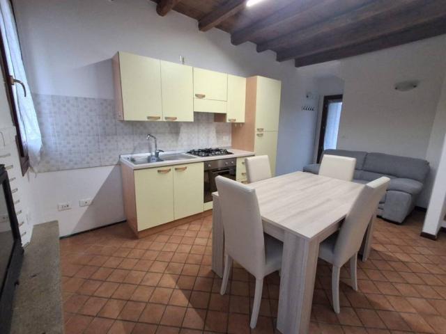 Appartamento in affitto a Este via Deserto, arredato, terrazzo, caminetto TrovaCasa