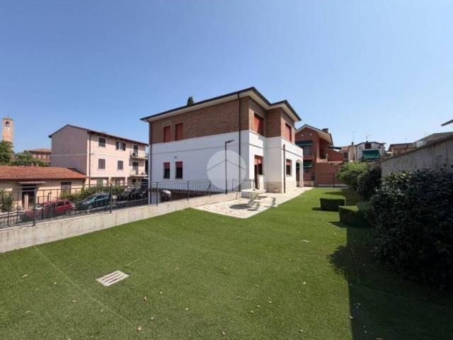 Appartamento in affitto a Fara in Sabina via giacomo matteotti, 1, arredato, giardino, doppi vetri TrovaCasa
